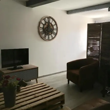 D'hote A 2 Pas De La Cite فندق مبيت وإفطار *
