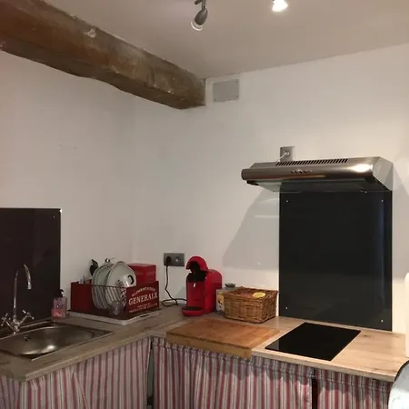 D'hote A 2 Pas De La Cite قرقشونه